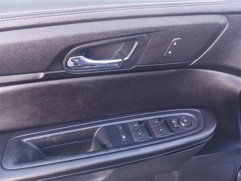 Used 2016 Chevrolet Traverse LT image 32