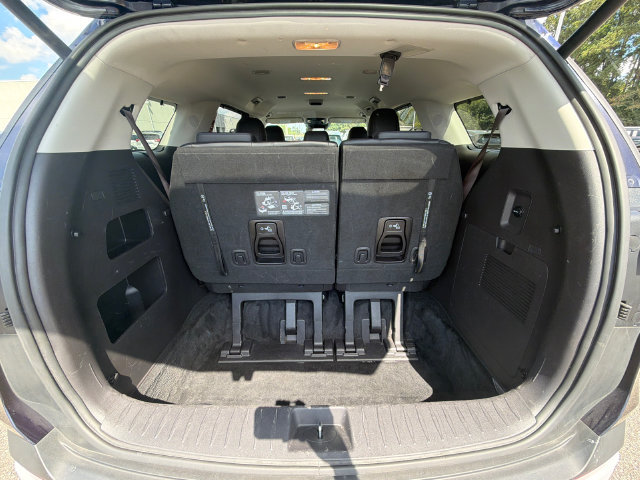Used 2025 Kia Carnival EX FWD image 18