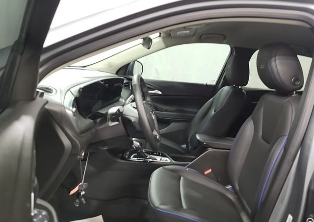 Used 2026 Buick Encore GX Sport Touring w/ Comfort Package FWD image 2