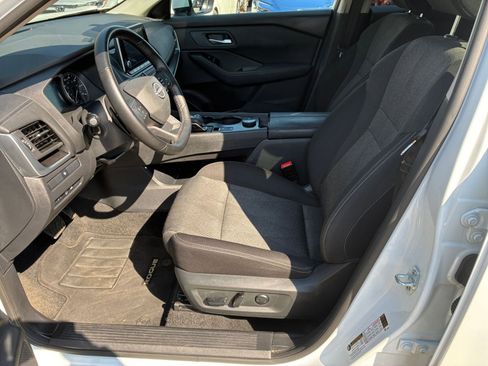 Used 2025 Nissan Rogue SV AWD/4WD image 31