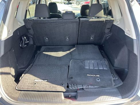 Used 2023 Nissan Rogue SV image 24