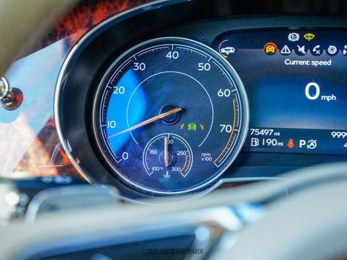 Used 2017 Bentley Bentayga image 26