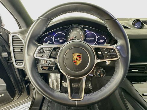 Certified 2023 Porsche Cayenne AWD/4WD image 14