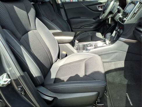 Used 2023 Subaru Forester Premium image 16
