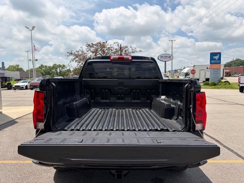 Used 2023 Chevrolet Colorado Trail Boss w/ Technology Package AWD/4WD image 32
