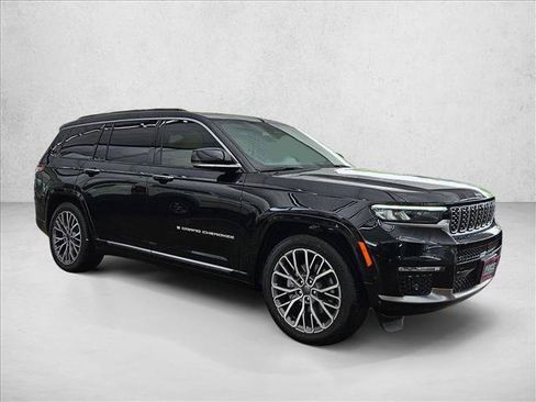 Used 2025 Jeep Grand Cherokee L Summit AWD/4WD image 3