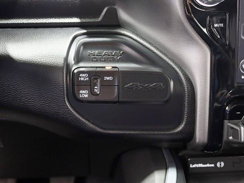 Used 2021 RAM 2500 Laramie w/ Night Edition image 21