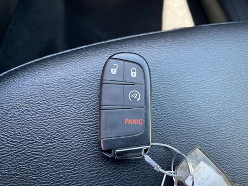 Used 2025 Jeep Compass Latitude AWD/4WD image 21