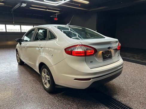 Used 2017 Ford Fiesta SE image 5