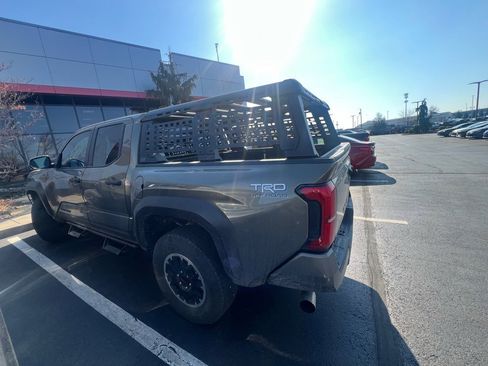 Used 2025 Toyota Tacoma TRD Off-Road image 6