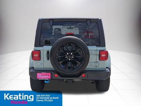 Used 2023 Jeep Wrangler Unlimited Sahara w/ Cold Weather Group image 7