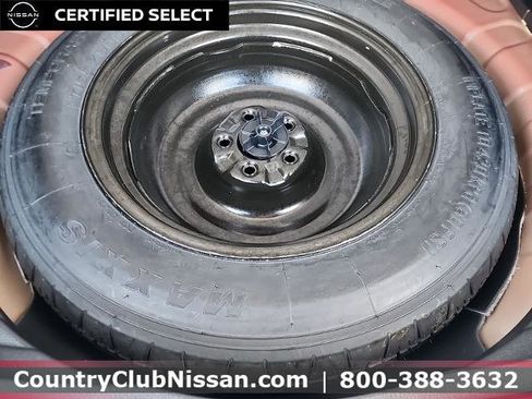 Certified 2018 Nissan Rogue SV w/ Premium Package image 29