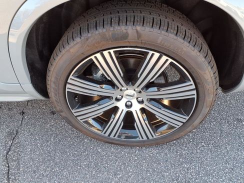 New 2025 Volvo XC90 B6 Plus w/ Protection Package Premier image 11