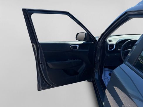 Used 2025 Hyundai Kona SEL FWD image 18