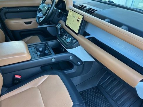 Certified 2023 Land Rover Defender 130 X-Dynamic SE image 16