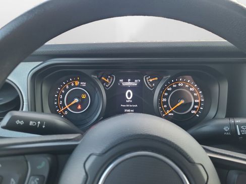 Used 2025 Jeep Gladiator Sport image 14