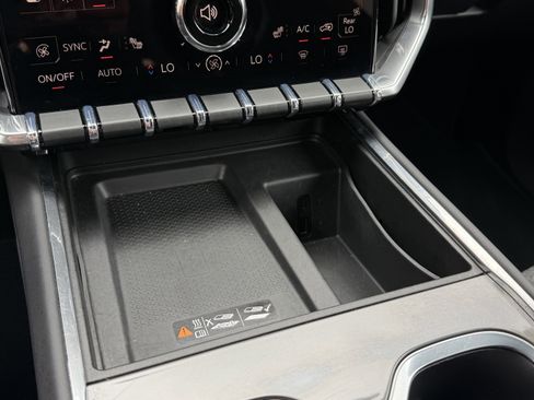 Used 2025 GMC Acadia Elevation FWD image 24