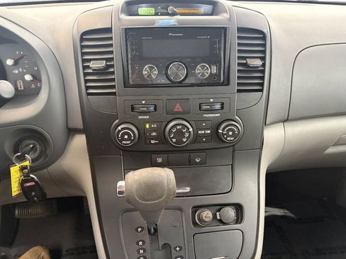 Used 2008 Kia Sedona LX FWD image 15