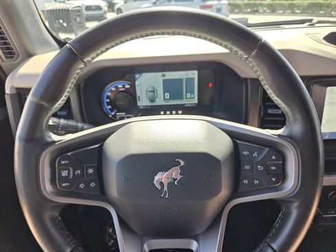 Used 2022 Ford Bronco Wildtrak image 26