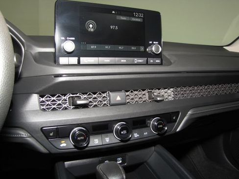 Certified 2025 Honda Accord SE image 7