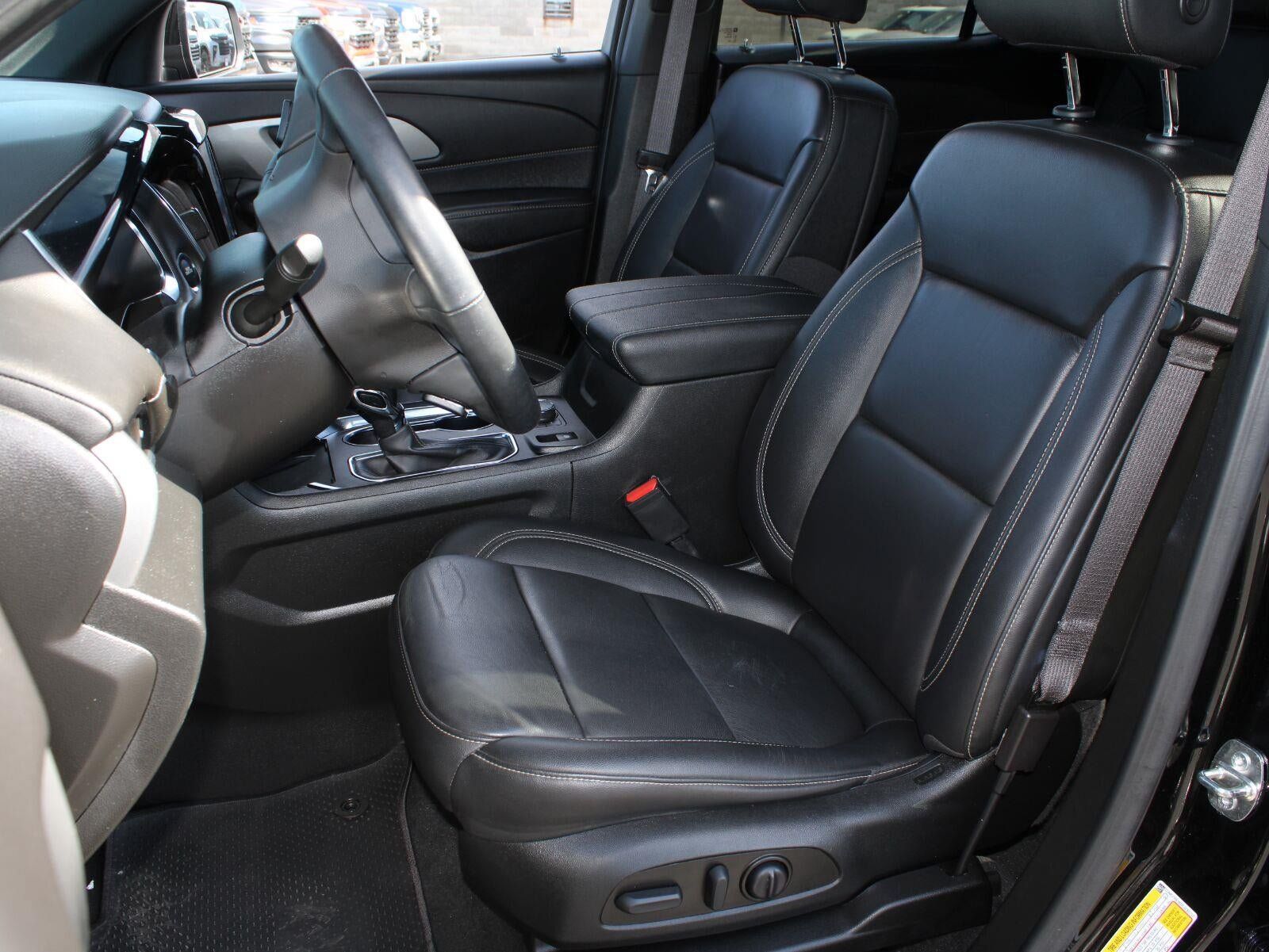 Used 2023 Chevrolet Traverse LT AWD/4WD image 18