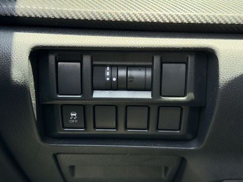 Used 2019 Subaru Crosstrek 2.0i Premium AWD/4WD image 21