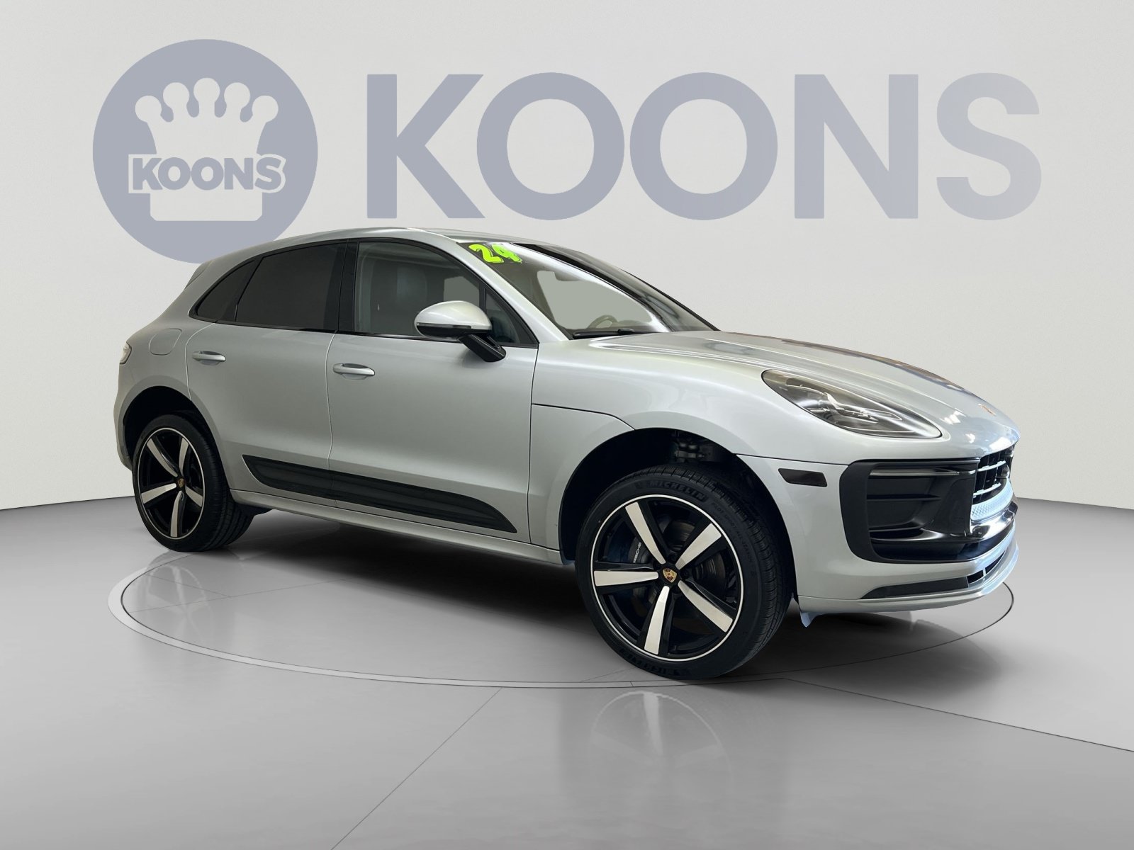 Used 2024 Porsche Macan AWD/4WD image 10