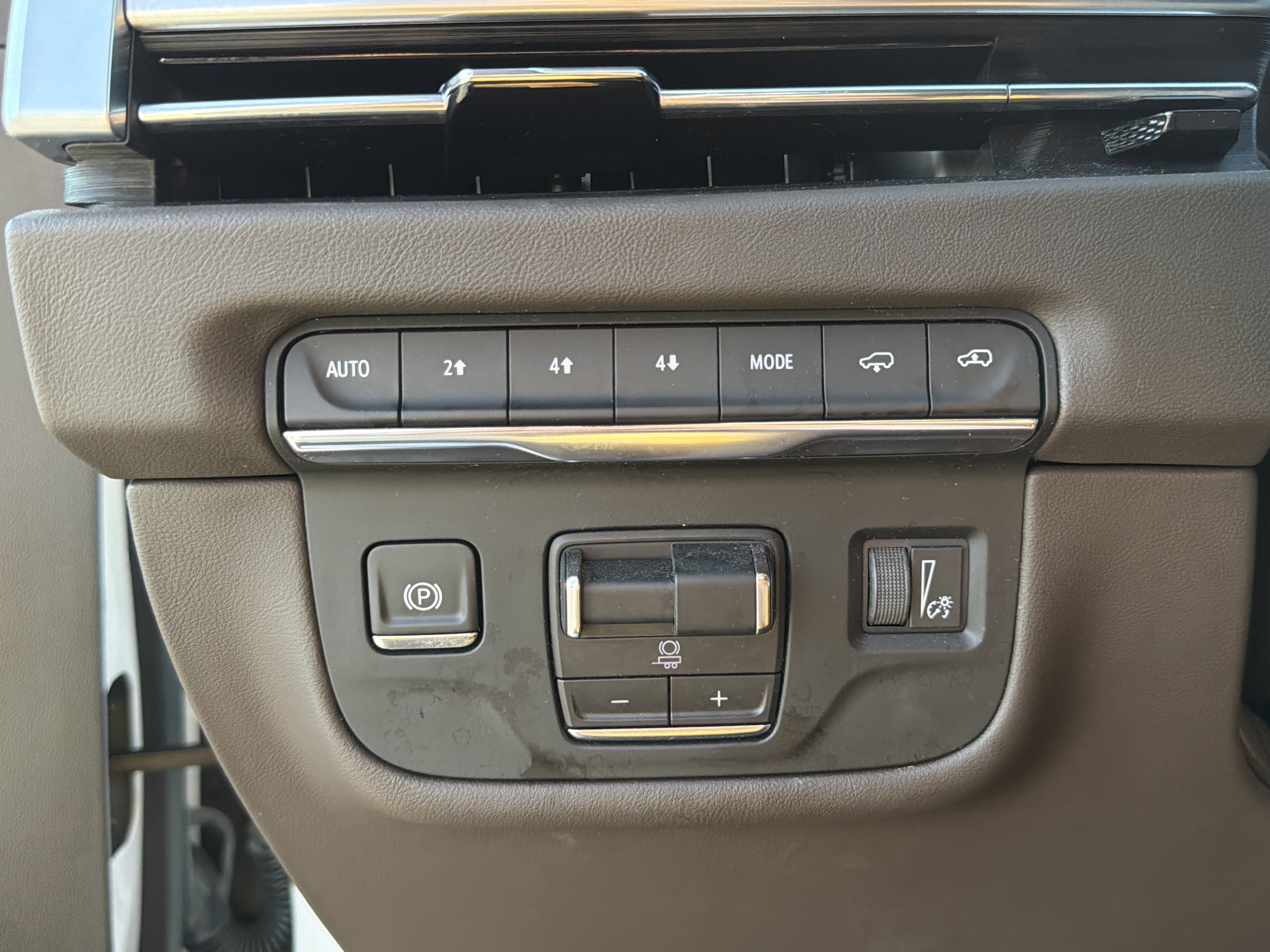 Used 2025 Cadillac Escalade Premium Luxury w/ Touring Package AWD/4WD image 29