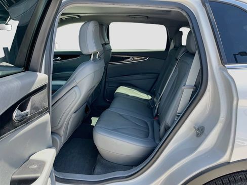 Used 2022 Lincoln Nautilus Reserve FWD image 25