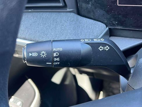 Used 2025 Nissan Kicks SV AWD/4WD image 20