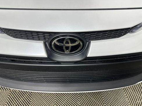 Used 2025 Toyota Corolla LE image 9