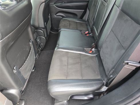 Used 2021 Jeep Grand Cherokee Laredo X image 16