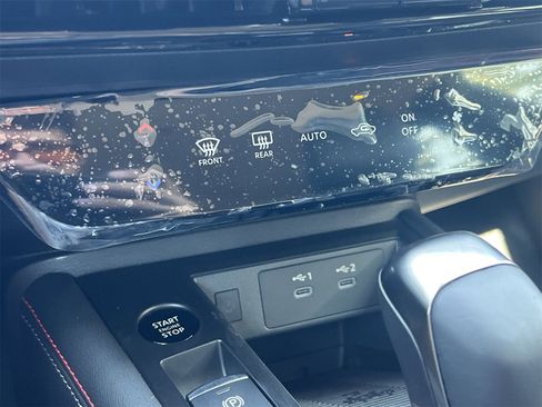 New 2025 Nissan Kicks SR image 7