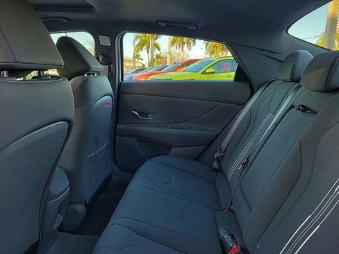 New 2025 Hyundai Elantra SEL FWD image 11