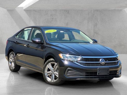 Used 2024 Volkswagen Jetta SE FWD image 1