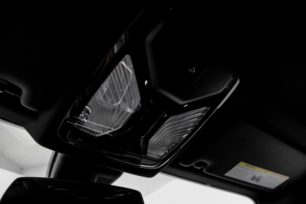 Used 2023 BMW M2 w/ Lighting Package RWD image 36