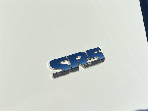 Used 2016 Toyota 4Runner SR5 image 10