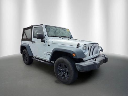 Used 2016 Jeep Wrangler Sport w/ Connectivity Group AWD/4WD image 3