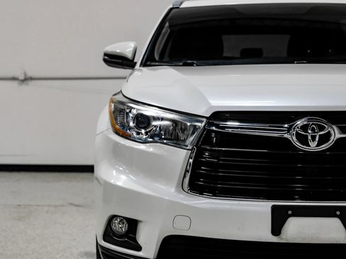 Used 2016 Toyota Highlander XLE FWD image 45