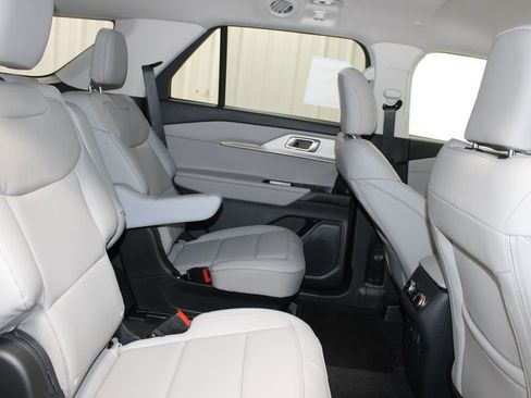 New 2026 Ford Explorer Active image 28