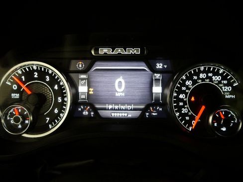 Used 2023 RAM 1500 Big Horn image 14