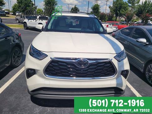 Used 2020 Toyota Highlander Platinum AWD/4WD image 3