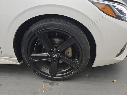Used 2023 Nissan Sentra SR w/ SR Premium Package FWD image 10