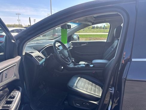 Used 2018 Ford Edge SEL w/ Equipment Group 201A AWD/4WD image 9