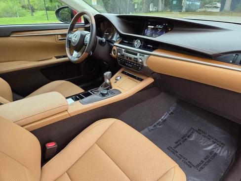 Used 2017 Lexus ES 350 350 w/ Premium Package image 9