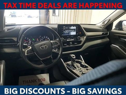 Used 2022 Toyota Highlander Limited image 14