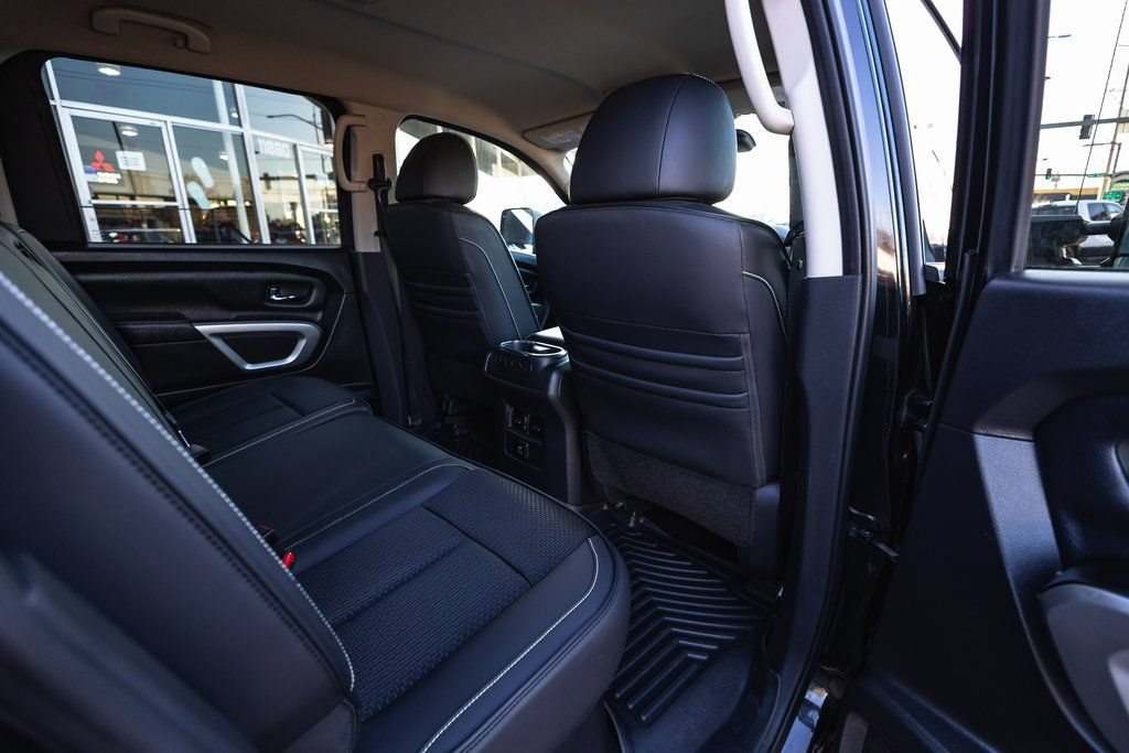 Used 2018 Nissan Titan PRO-4X AWD/4WD image 36