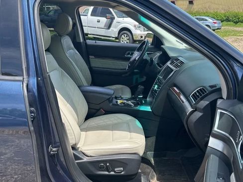 Used 2017 Ford Explorer Platinum AWD/4WD image 21