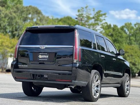 Used 2016 Cadillac Escalade Premium AWD/4WD image 5