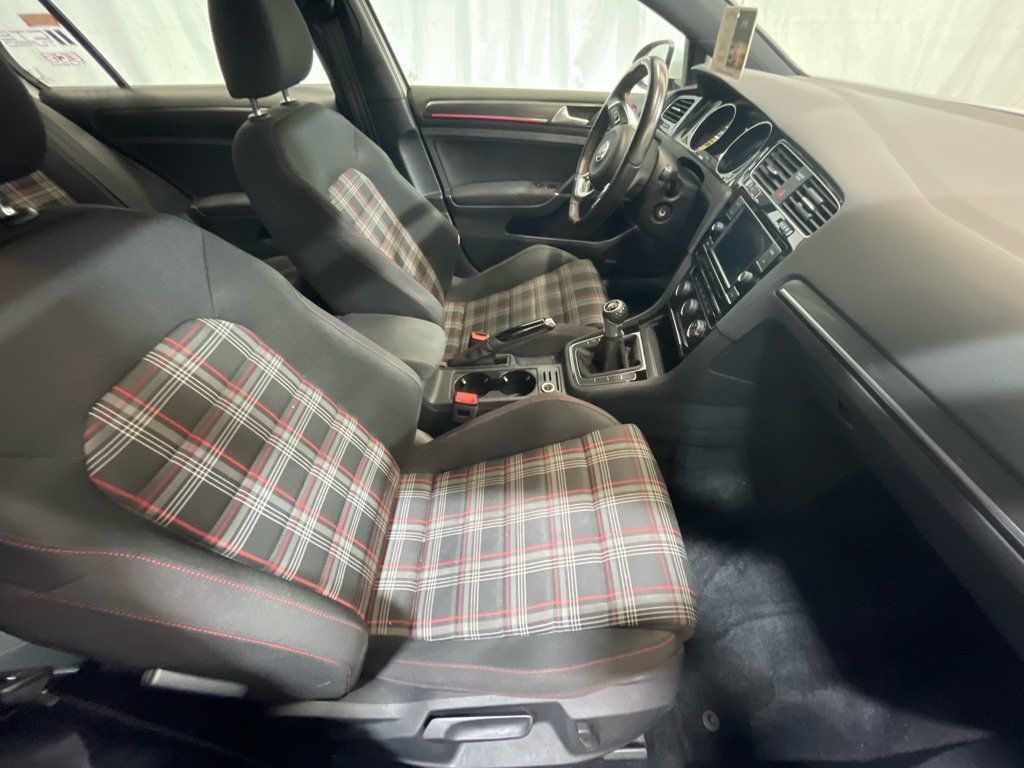 Used 2020 Volkswagen Golf 4-Door FWD image 35